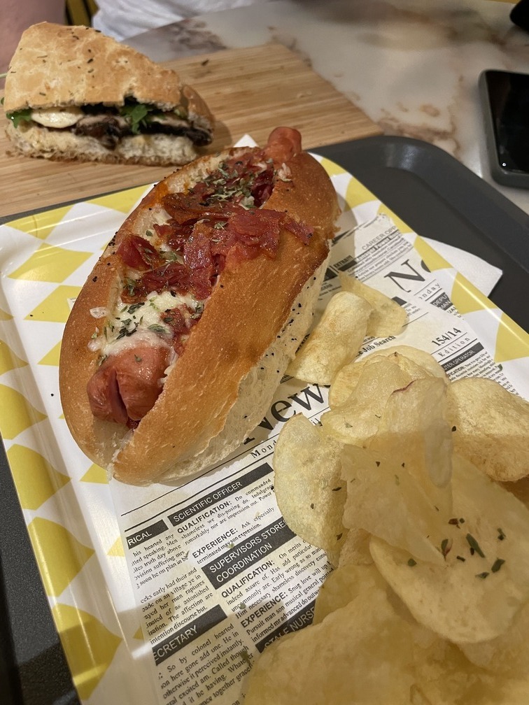 Pizzahotdog in der Mercado Bom Sucesso