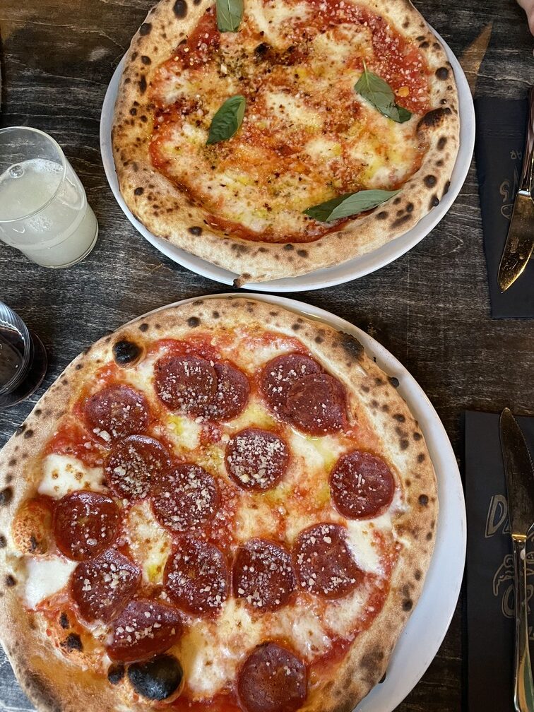 Pizza mit veganer Salami in Daddy Greens Pizzabar